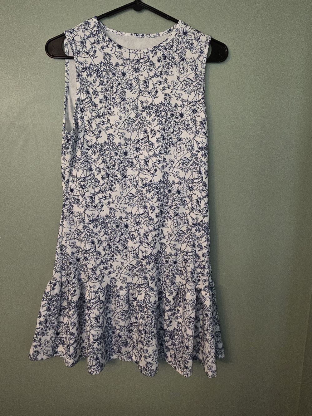 Women's White and Navy Floral Drop-Waist Skirt